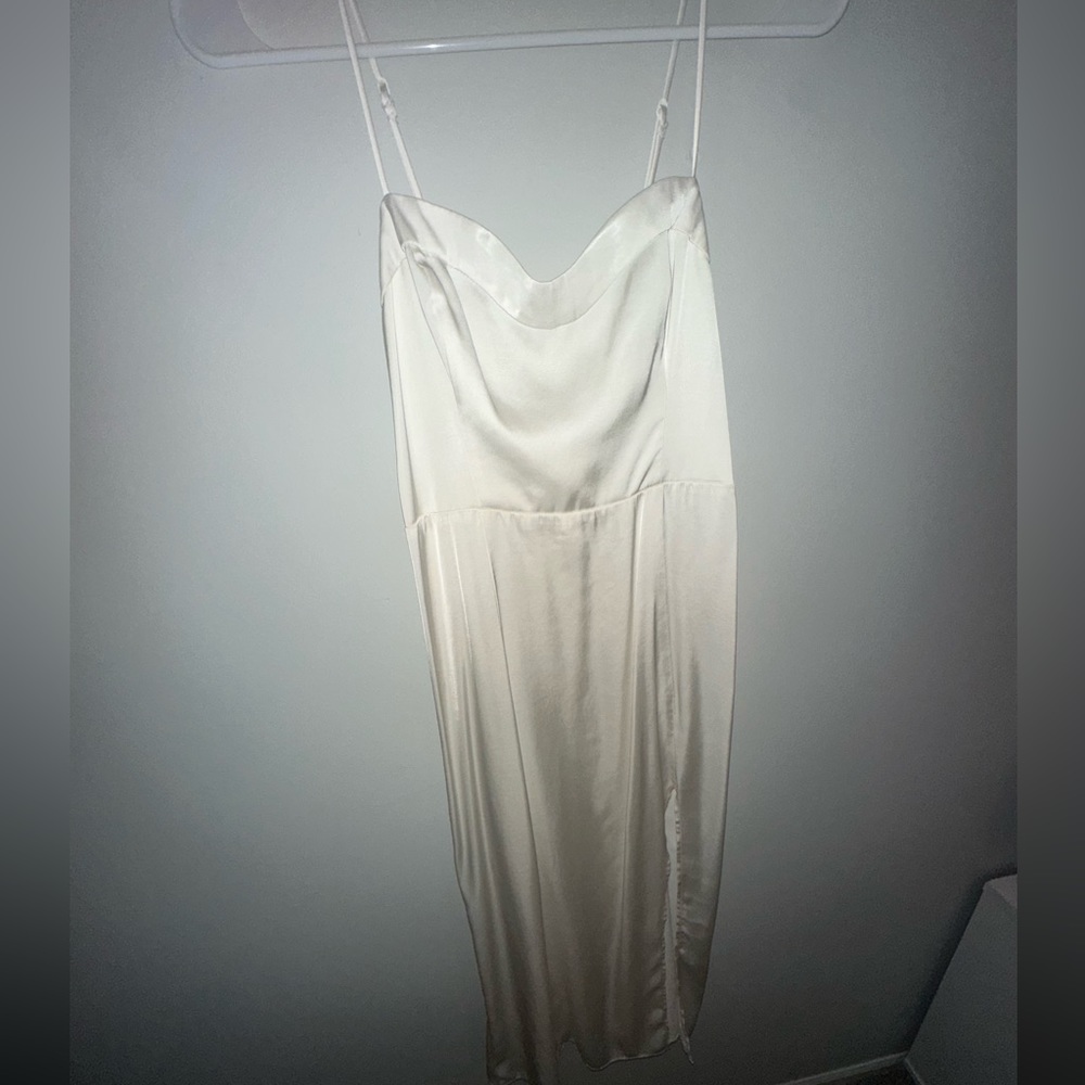 The A&F Camille Midi Dress- white/off white